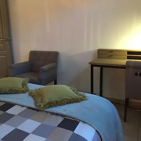 Les Floralies Apartment