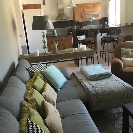 Les Floralies Apartman *